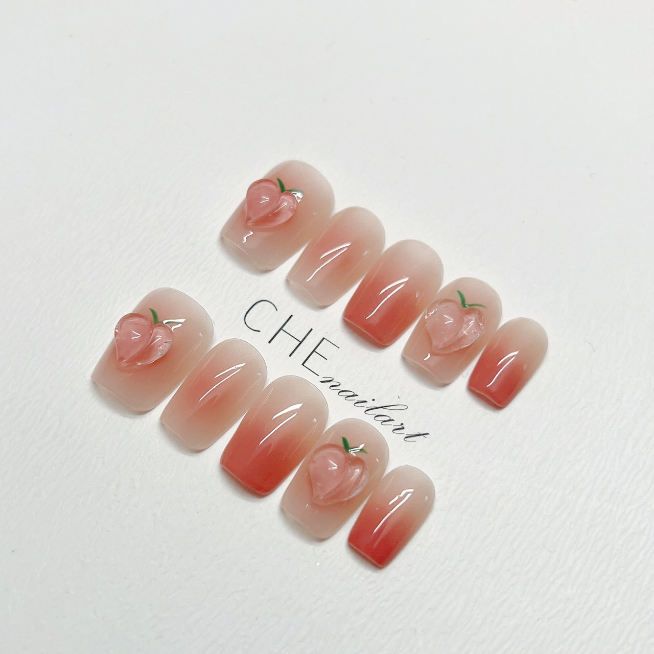 Peach Hand-worn Nail Short Ladder Manicure Nail Inspiration