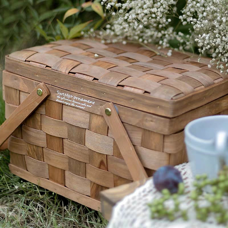 Wicker Woven Picnic Basket With Lid