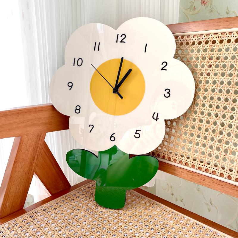 Simple Flower Creative Literary Cartoon Wall Clock