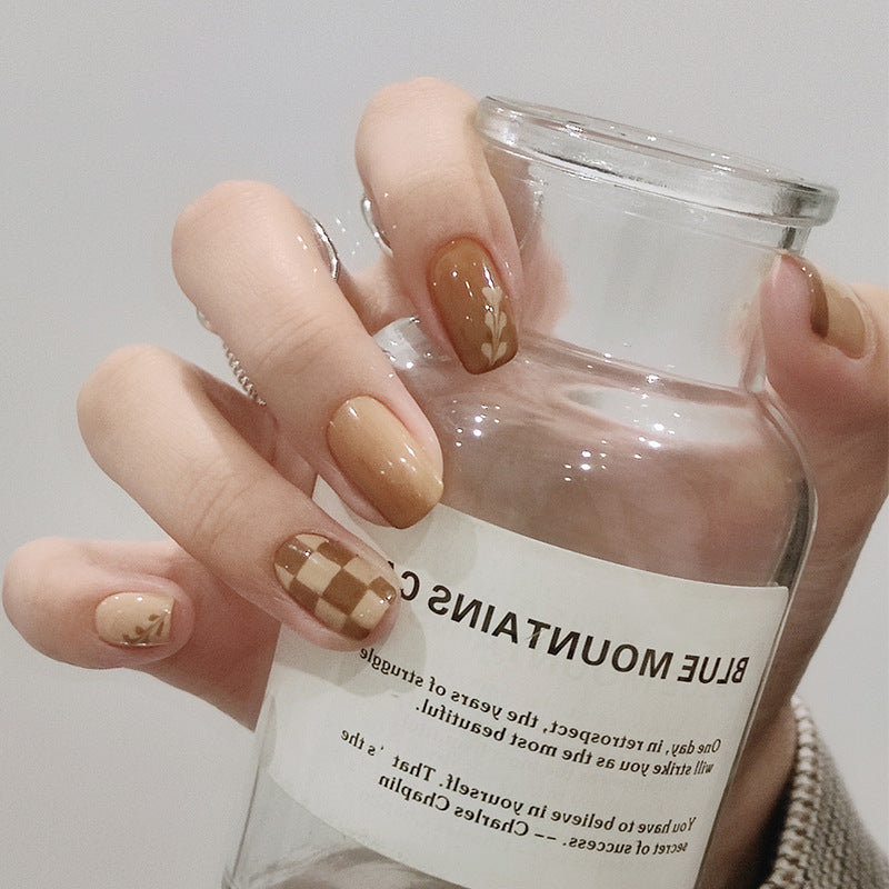 Neutral Minimalist Latte Pull Wearing Press On Nails