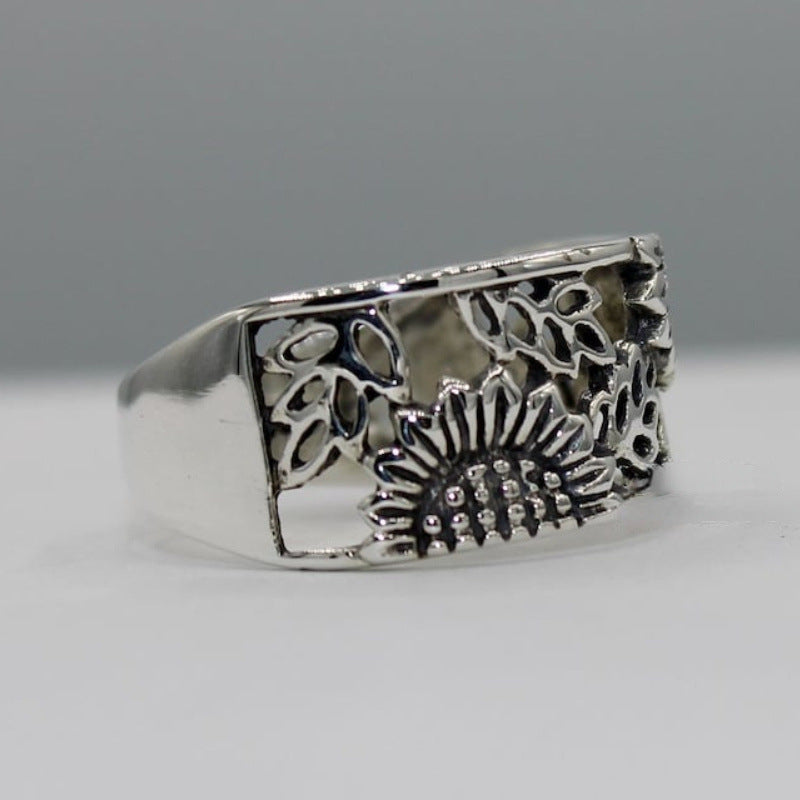 Retro Hollow Sunflower Thumb Ring