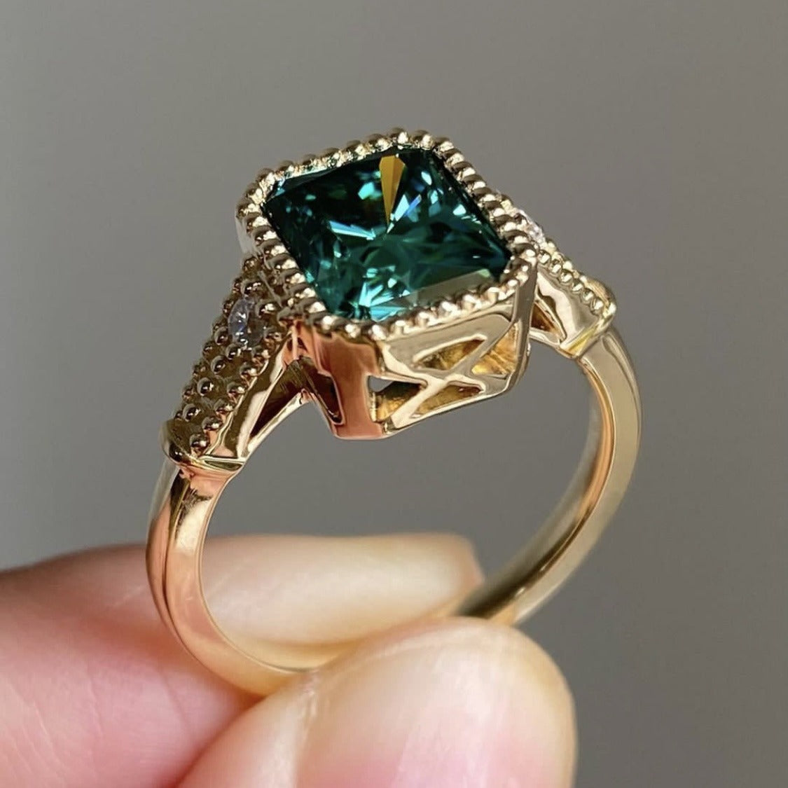 Women's Green Geometric Gold-plated Ring Fashion