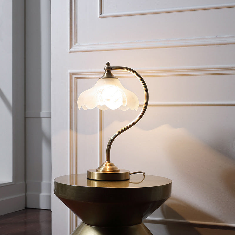 Antique Style Bedroom Bedside Flower Lamp